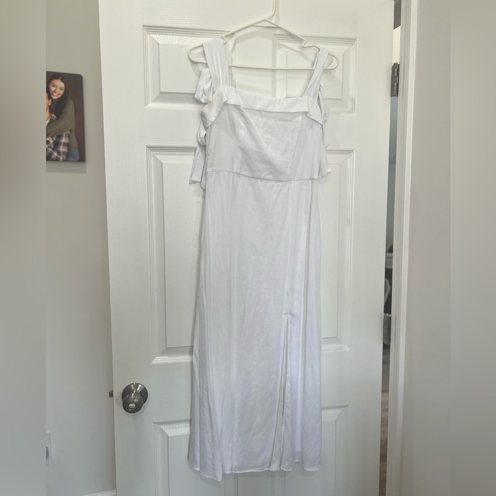Francesca’s White Bow Tie Midi Dress